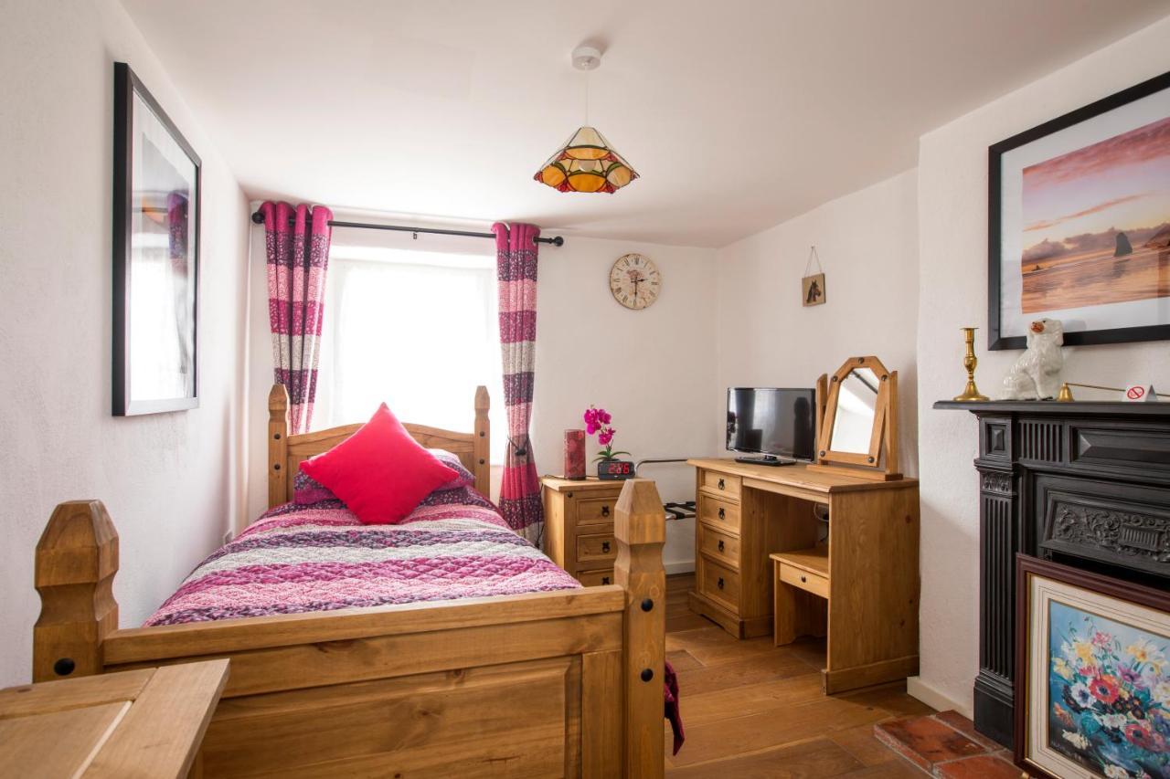 Holiday home Katie's